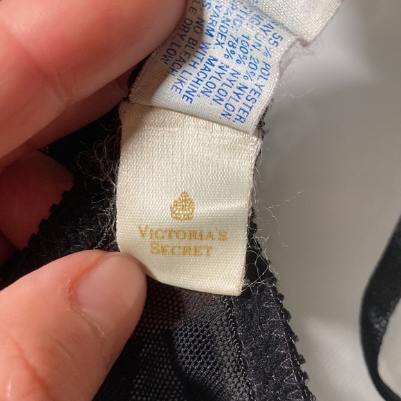 Vintage Victoria’s Secret Lace Bra 36B - Picture 11 of 11